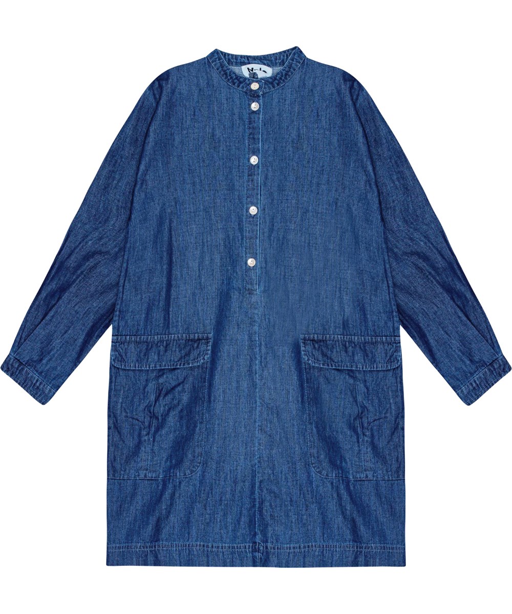 Caela - Mid Blue Wash - Relaxed knee-length blue denim dress in organic cotton with cargo pockets.