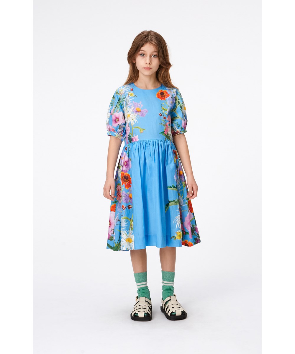 Casey - Blue Garden - Blue dress in organic cotton with floral print 