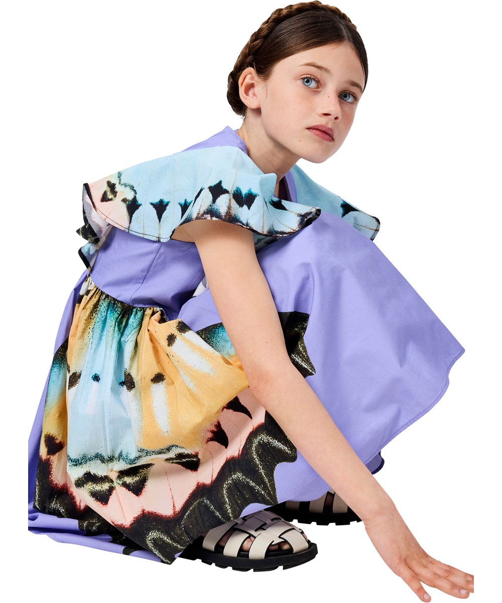 Caty - Lilac Butterfly - Purple dress for children made of organic cotton with a butterfly print 