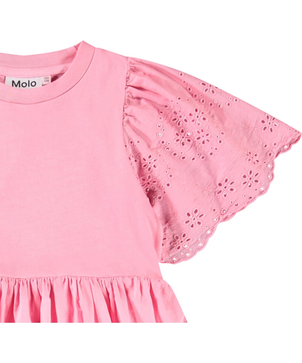 Ceelia - Pink Lemonade - Pink knee-length dress for children in organic cotton with a round neckline and ribbed trim.