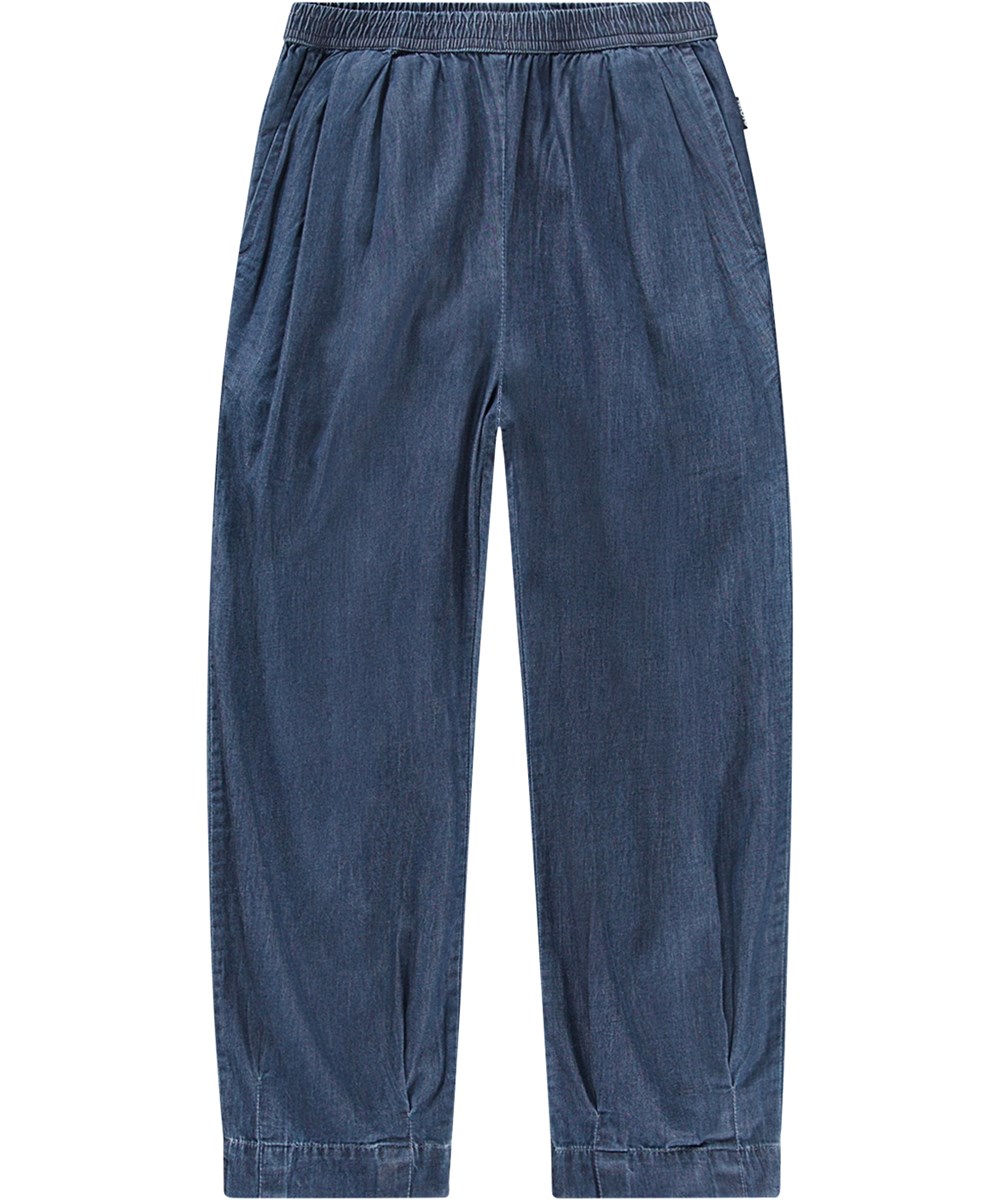 Alexa - Mid Blue Wash - Blue denim trousers in organic cotton with elastic waist and front pleat.