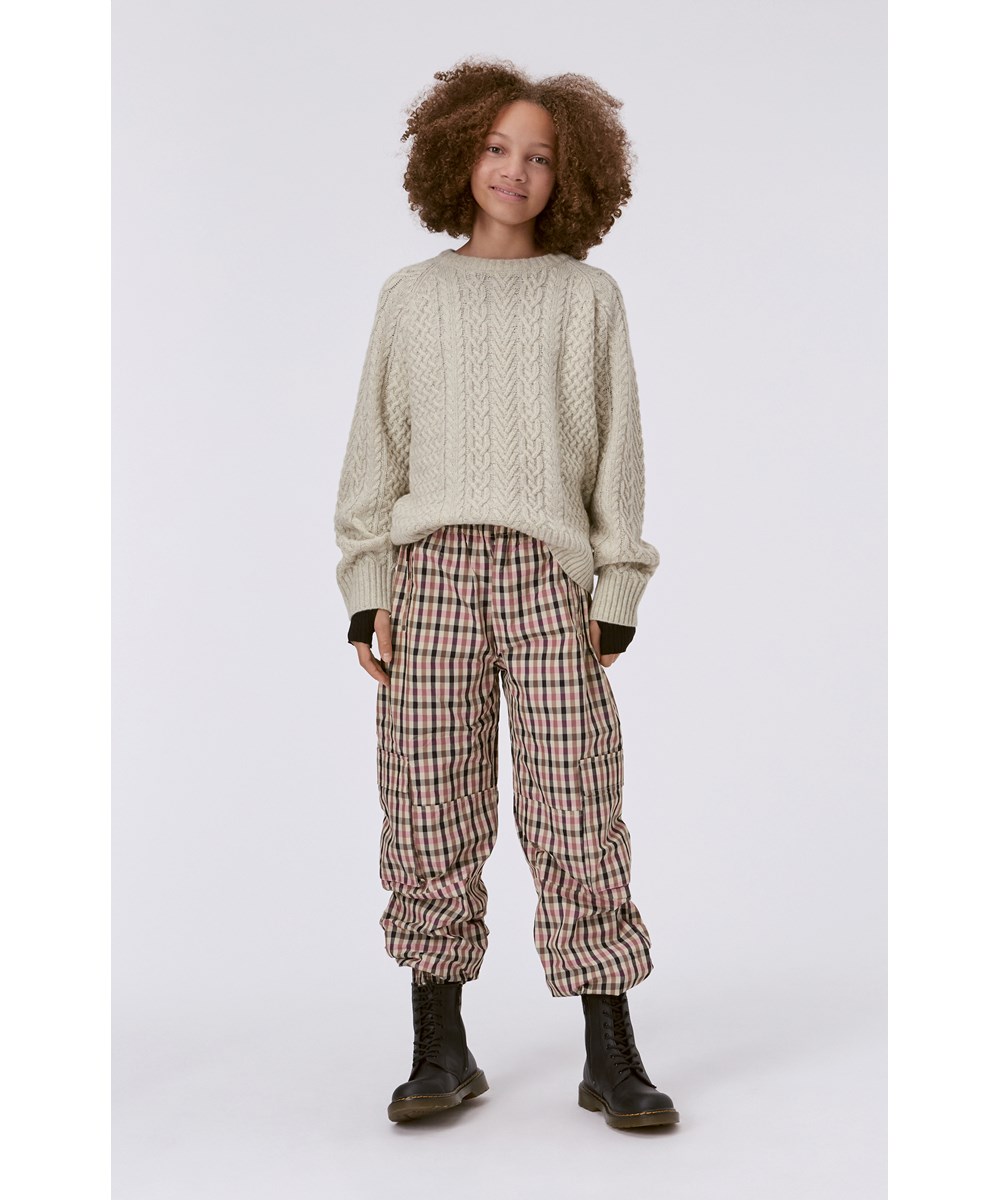 Aliki - Alpine Sand Check - Beige cargo trousers with pink and black plaid