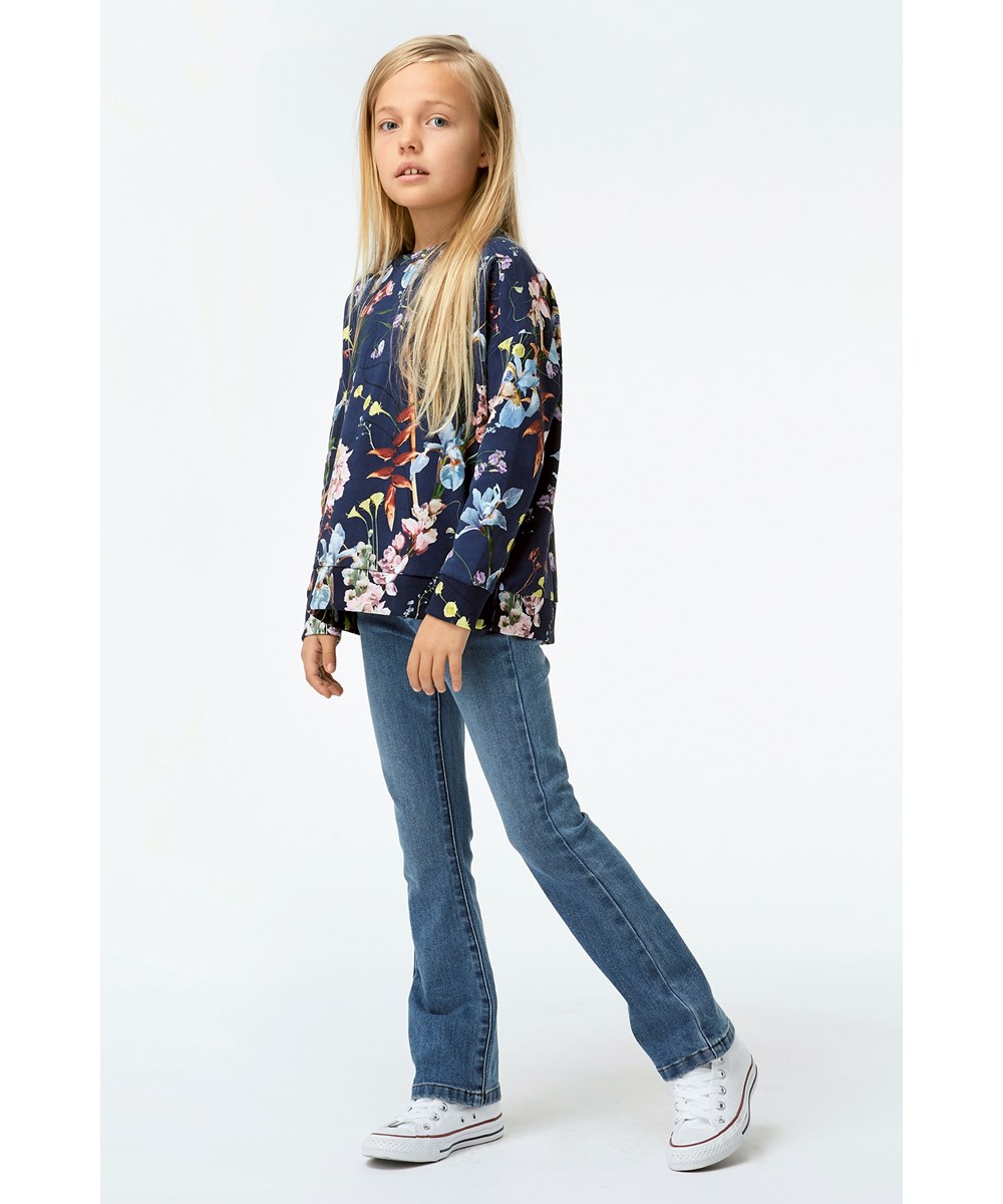 Aliza - Mid Blue Wash - Blue jeans with flare