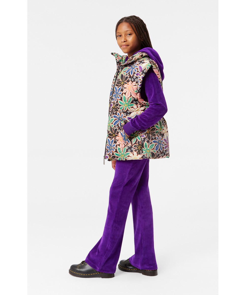 Annie - Warm Purple - Soft cotton blend velour trousers with flared silhouette and drawstring waist.