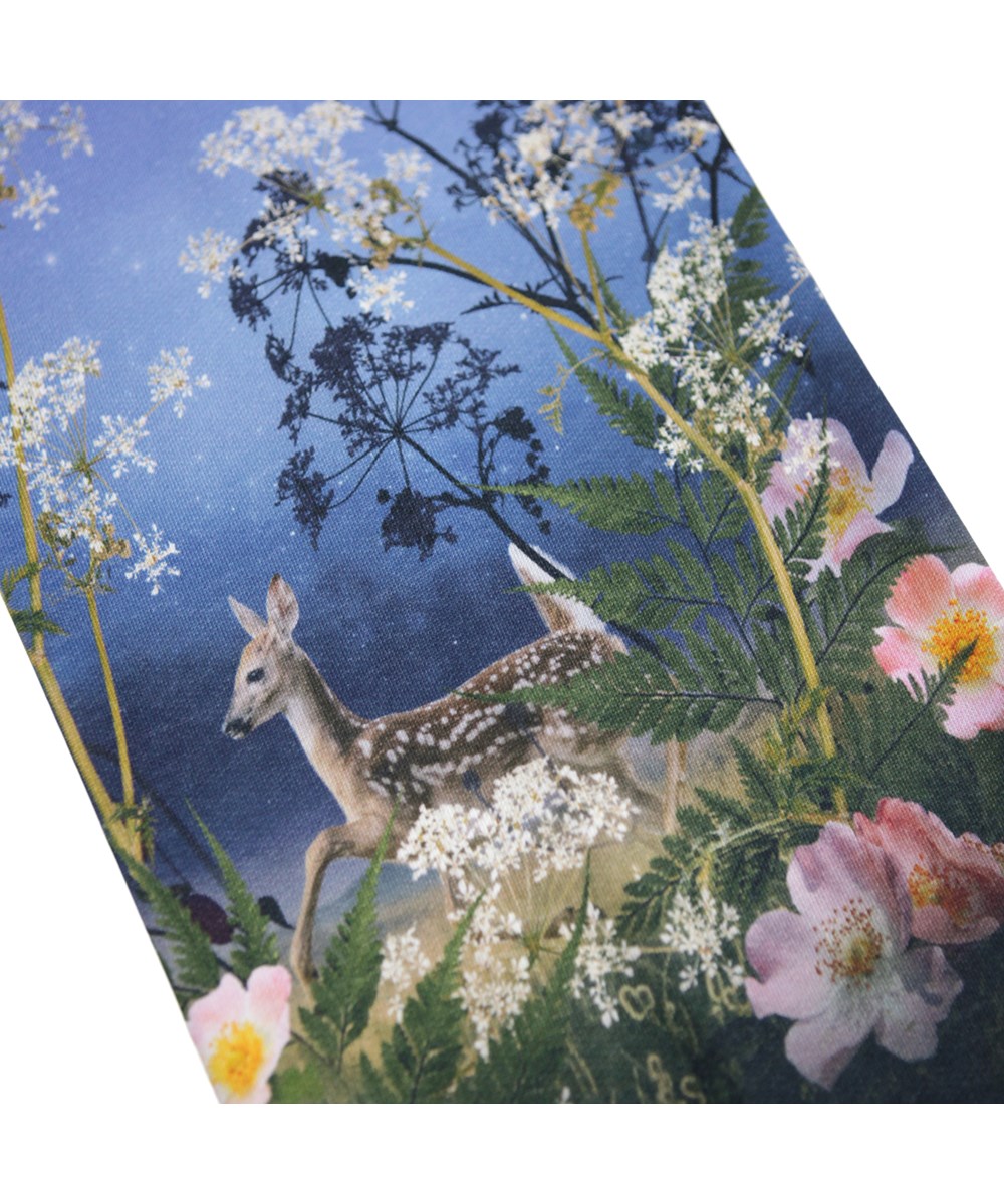 Aurita - Moonrise Meadow - Blue sweatpants made of organic cotton with a print of a flower meadow.