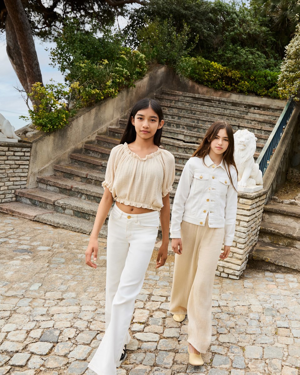 Rafaela - Brazilian Sand - Beige cropped t-shirt in soft organic waffle cotton with a round neck.
