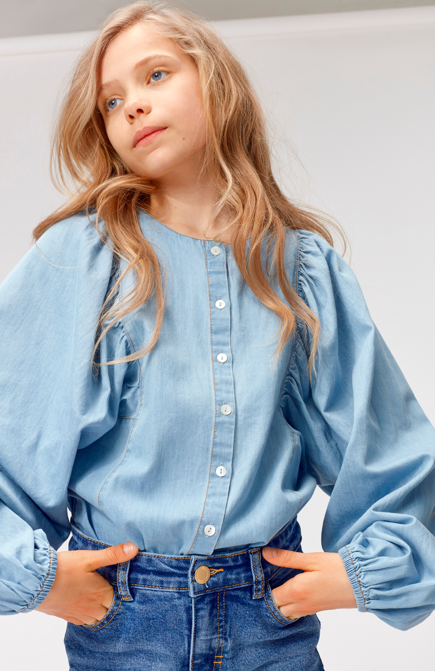 Rida - Summer Wash Indigo - Light blue denim shirt with large sleeves ...