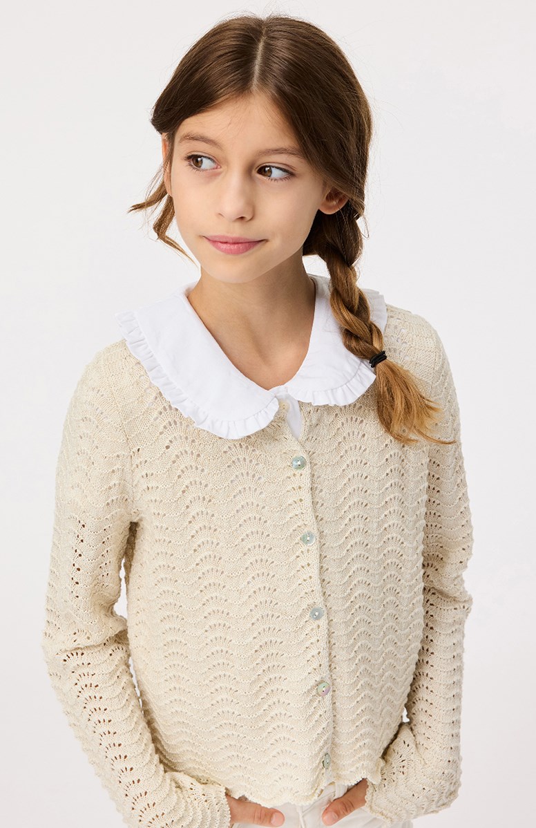 Rosabella - Crisp White - White shirt t-shirt in soft viscose with collar and ruffle detail.