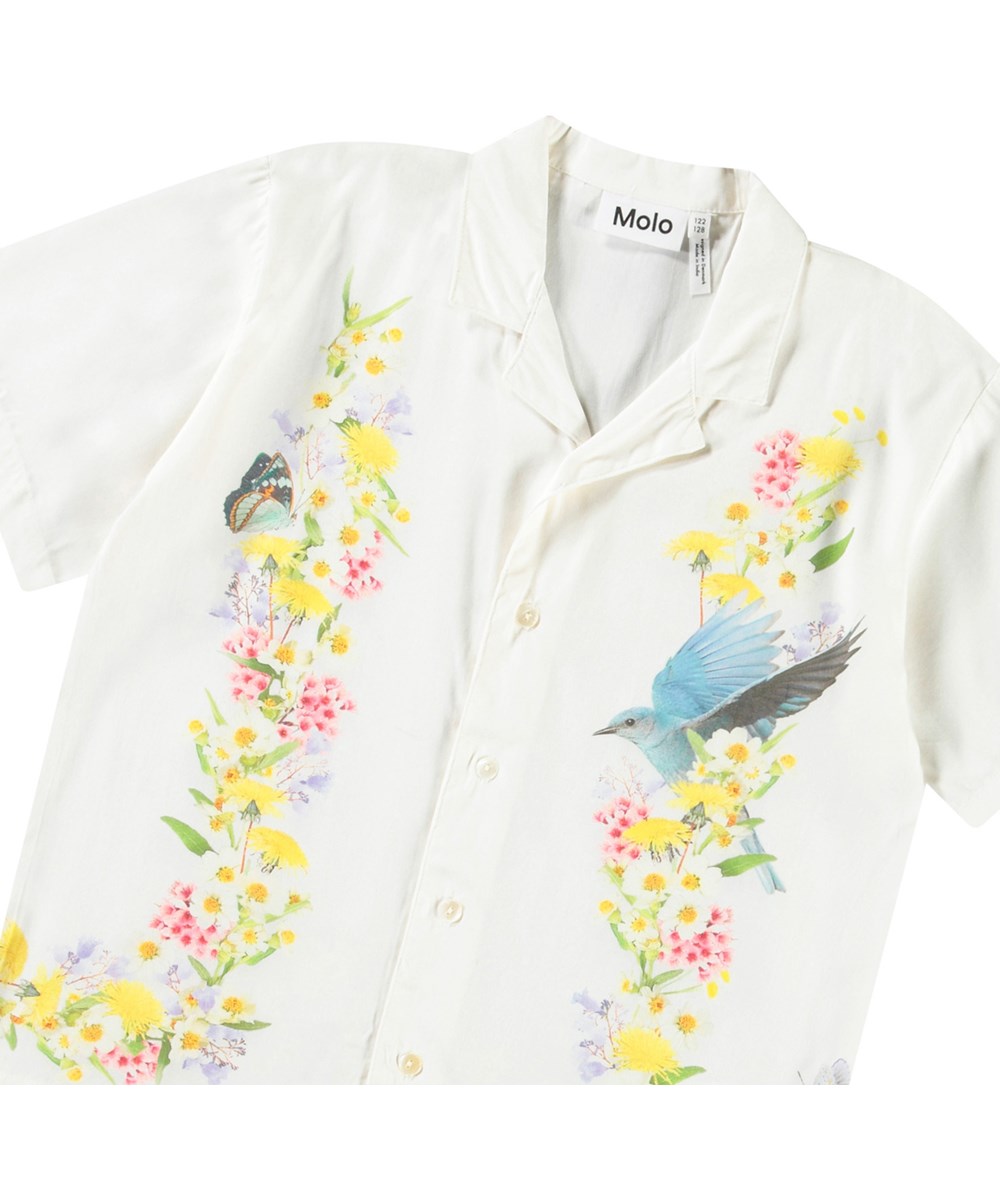 Rui - Picturesque - Short-sleeved oversized light green shirt for children in soft viscose with collar and buttons on the front.