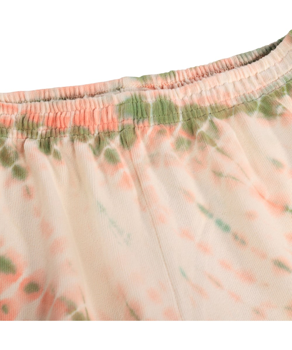 Akima - Garden Tie Dye - Pink shorts for children made of organic cotton with tie-dye 