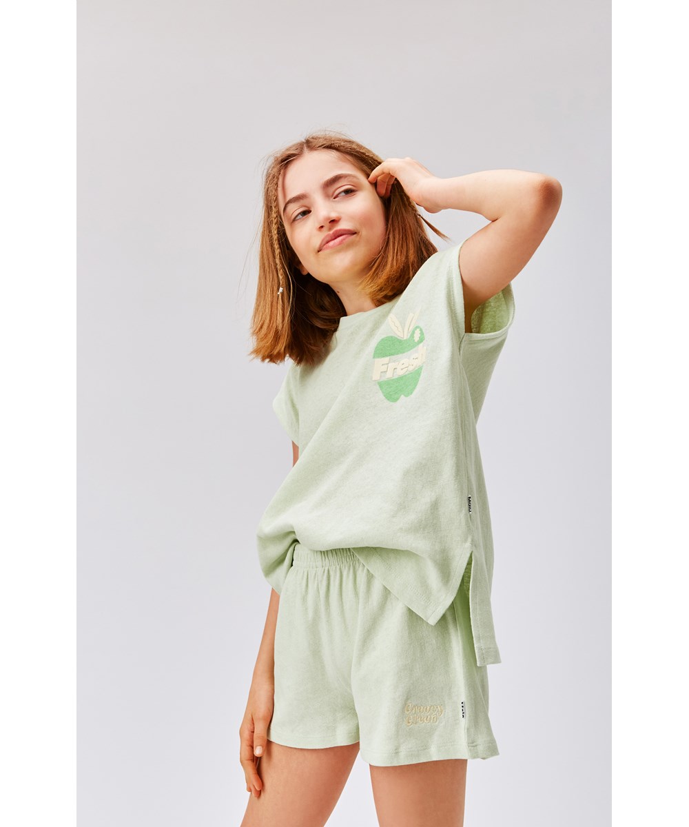 Akima - Pale Pear - Green shorts with embroidery