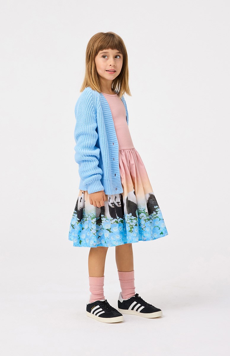 Gilberta - Day Sky - Soft light blue knitted cardigan for children in cotton with a V-neckline.