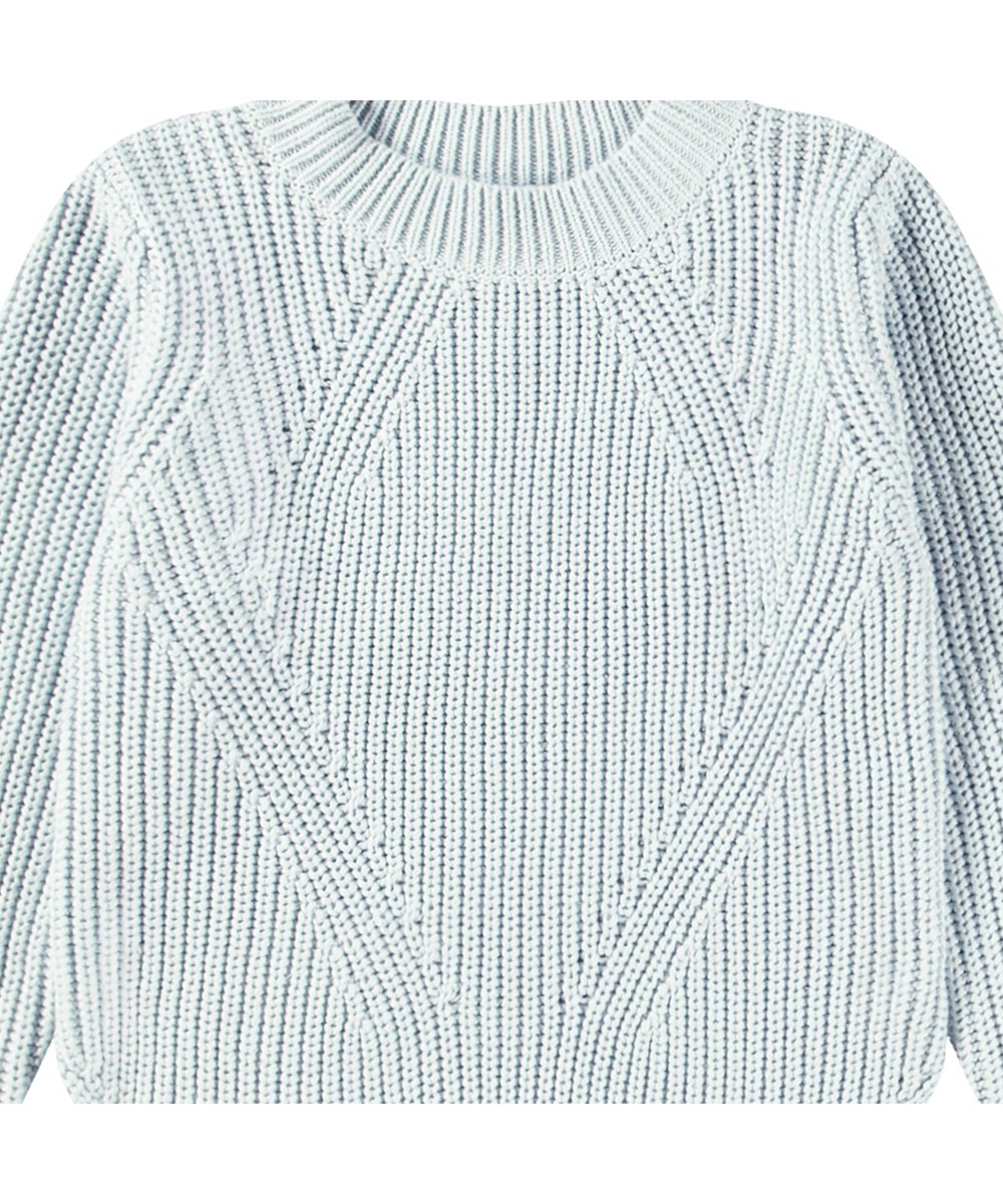 Gillis - Skywriting - Light blue knitted jumper for children in soft organic cotton with a round neck.