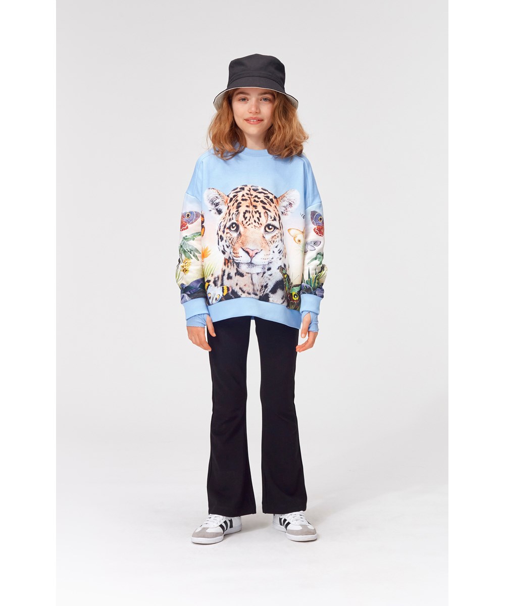Mandy - Dreamy Jaguar - Light blue organic sweatshirt with leopard 