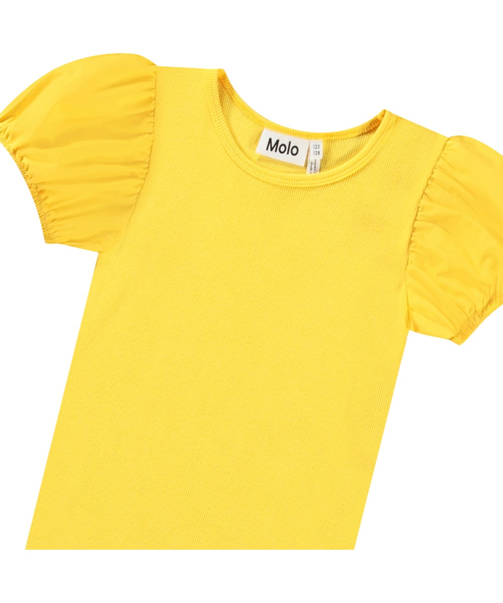 Raluca - Mimosa - Yellow fitted t-shirt for children in soft organic cotton rib with a round neck and puff sleeves.
