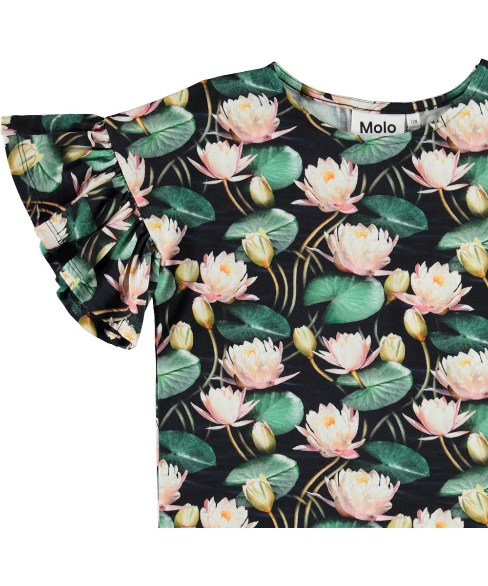 Rayah - Water Lilies - Organic t-shirt with water lilies and ruffle sleeves 