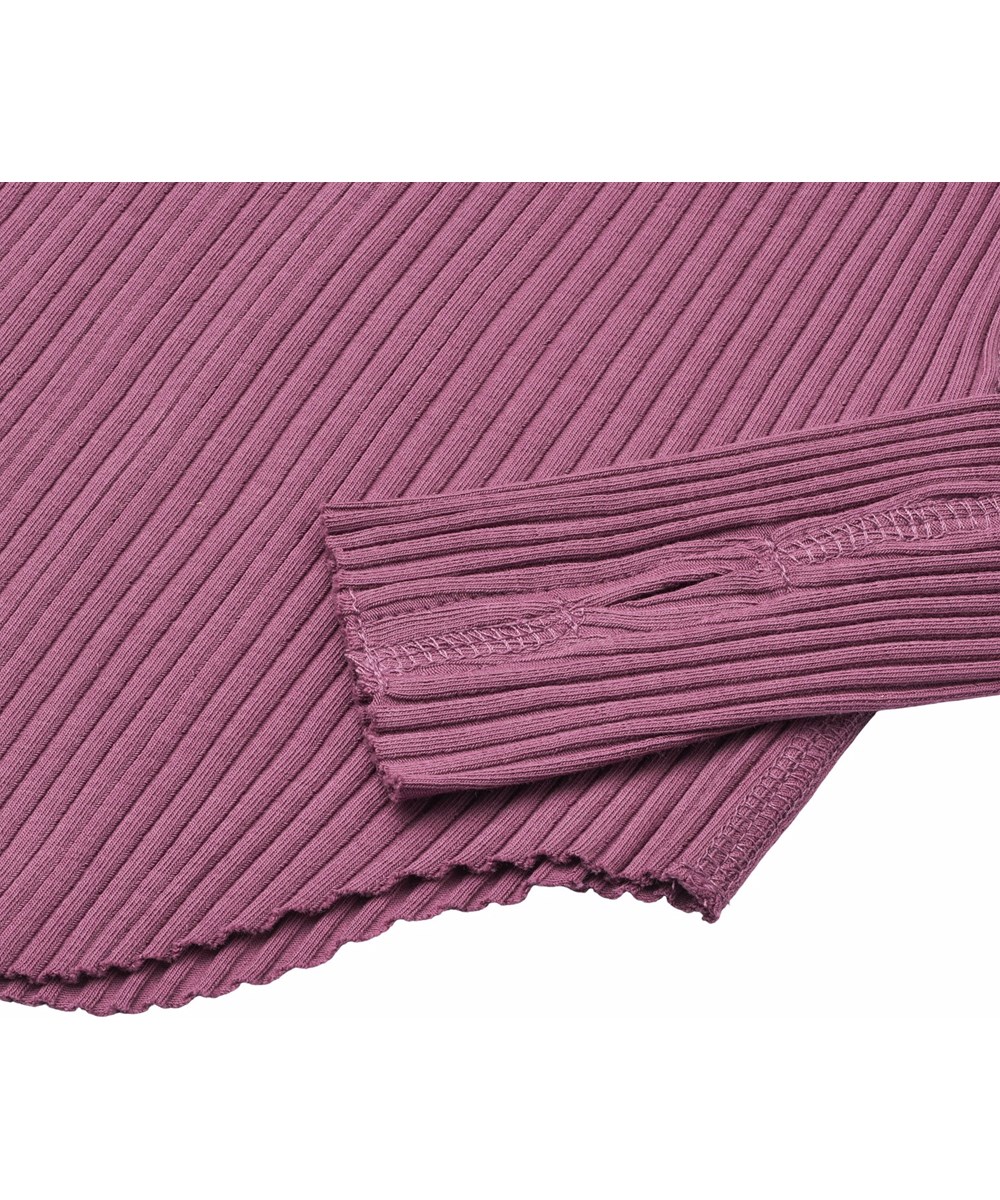 Rochelle - Tulip - Purple long-sleeved top for children in stretchy organic cotton rib with a close-fitting cut, round neckline, raw edges on both sleeves with thumb holes.