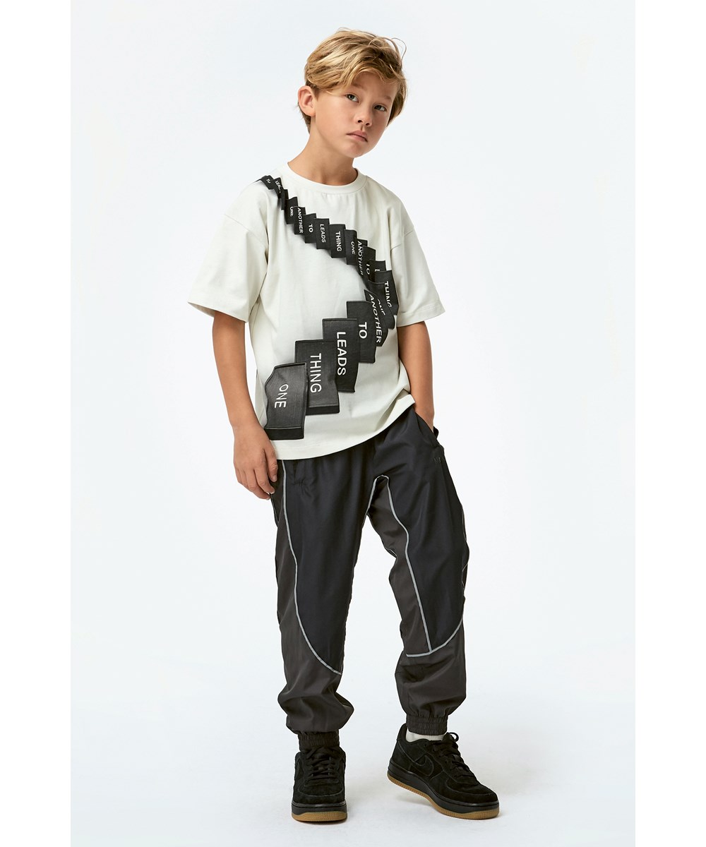 Arkuu - Black - Grijze trainingsbroek met bies 