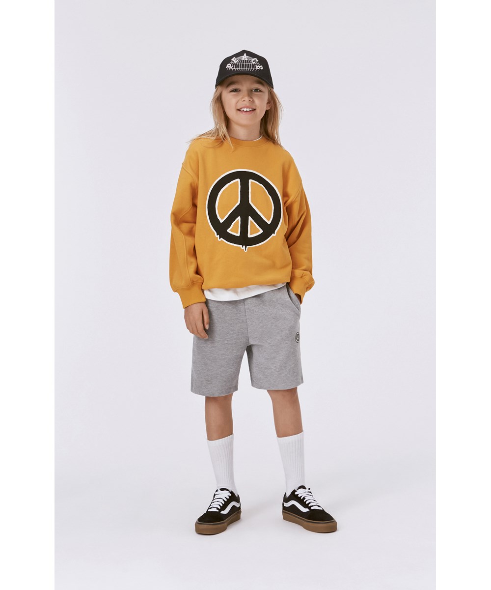 Adian - Grey Melange - Grijs gemeleerde korte broek met peace teken