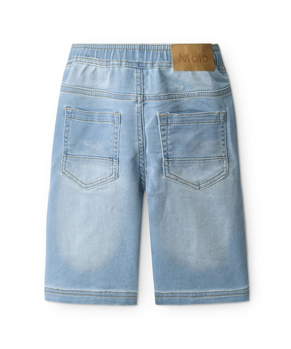 Ali - Soft Denim Blue - Blauwe elastische korte spijkerbroek