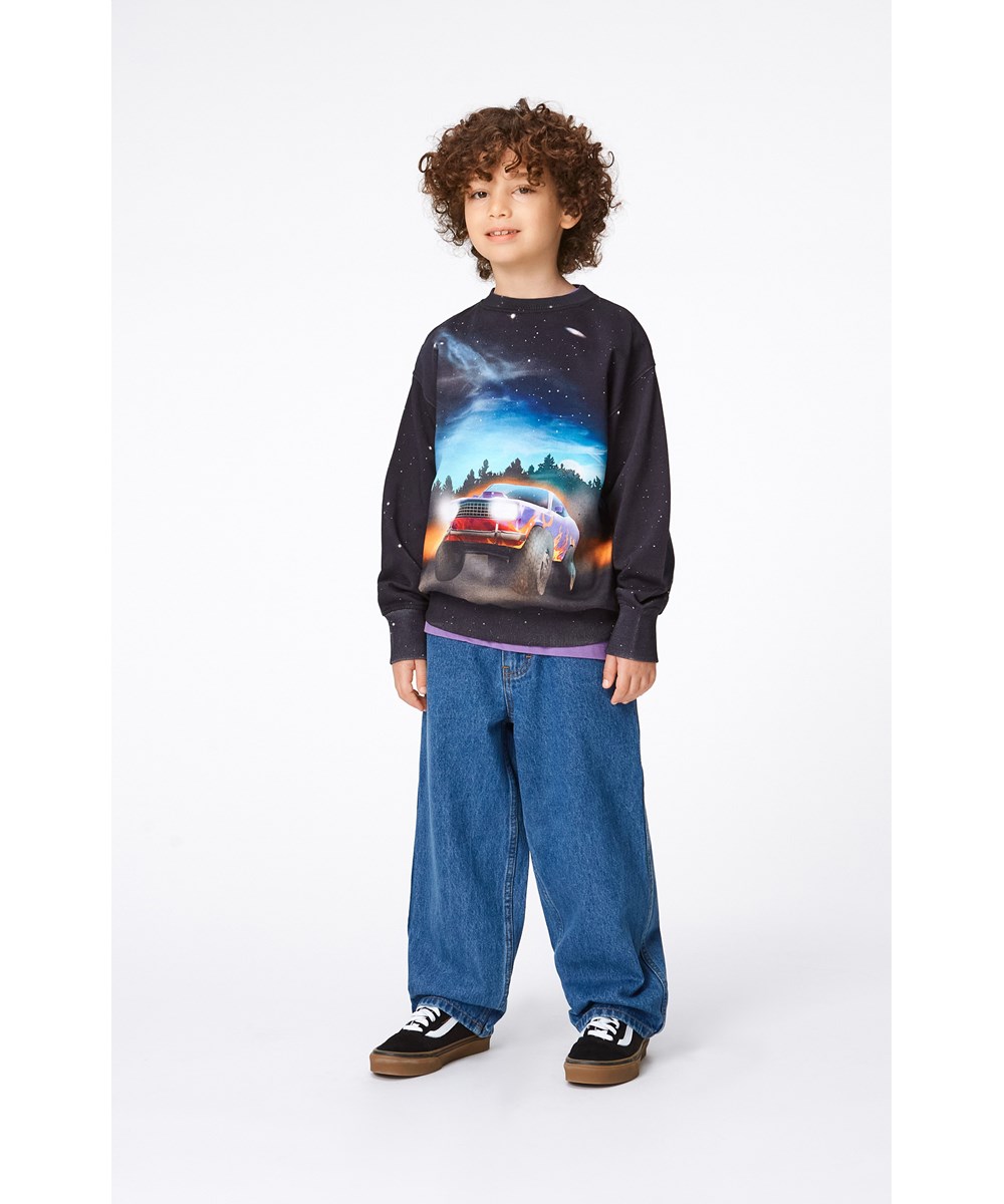 Mattis - Flame Car - Zwarte biologische sweater met auto en UFO print