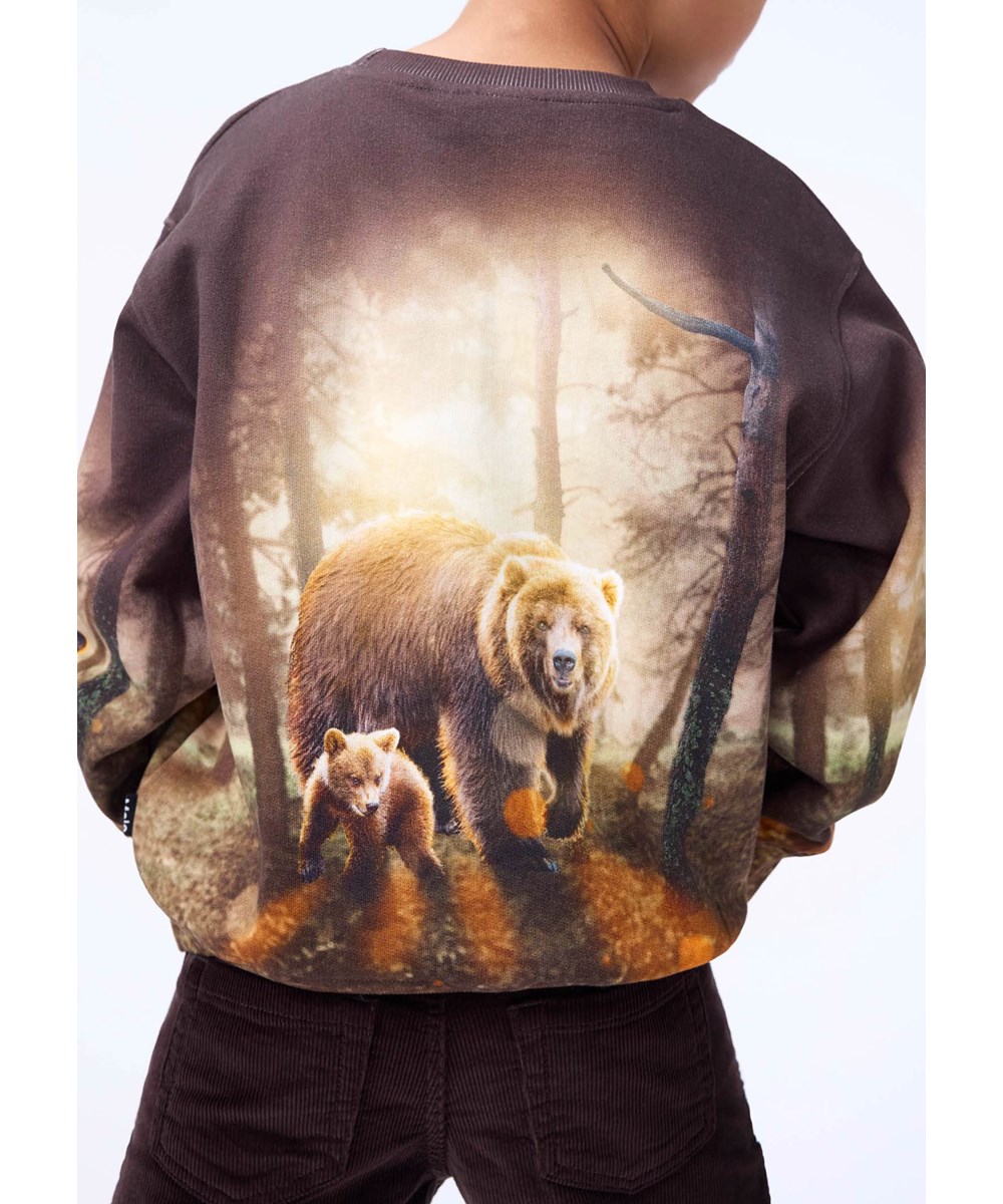 Mattis - Honey Bears - Bruine kindersweater gemaakt van zacht biologisch katoen met een print van schattige honingberen.