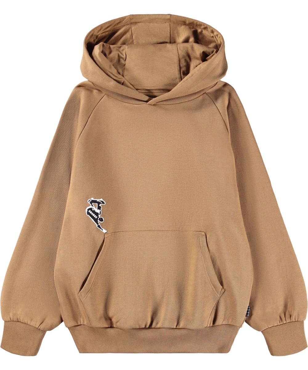 Mic - Fawn - Bruine kinderhoodie gemaakt van biologisch katoen met een zwart/witte skaterprint.