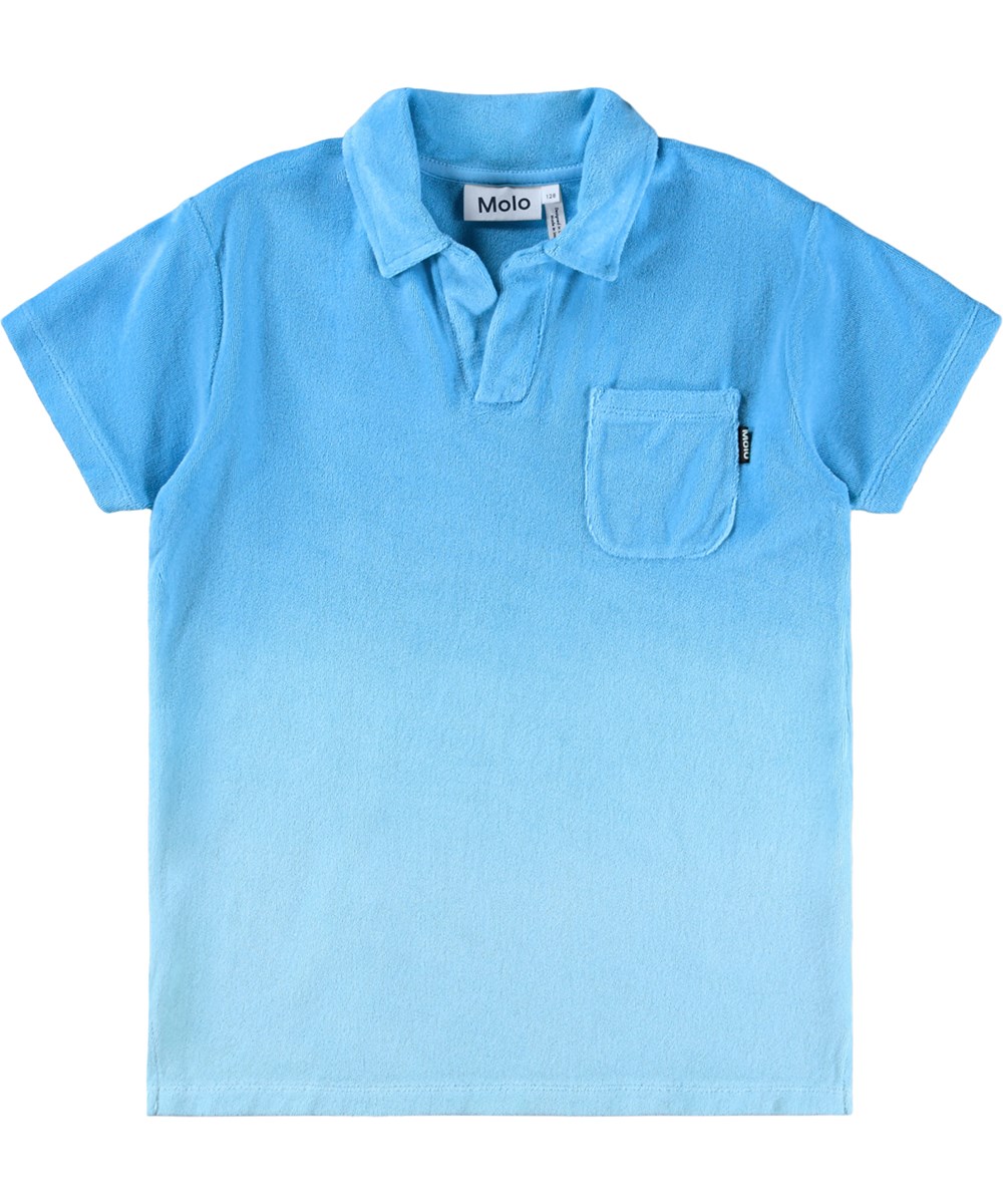Randel - Blue Light - Blauw poloshirt voor kinderen gemaakt van biologisch katoenen badstof met korte mouwen en kraag.