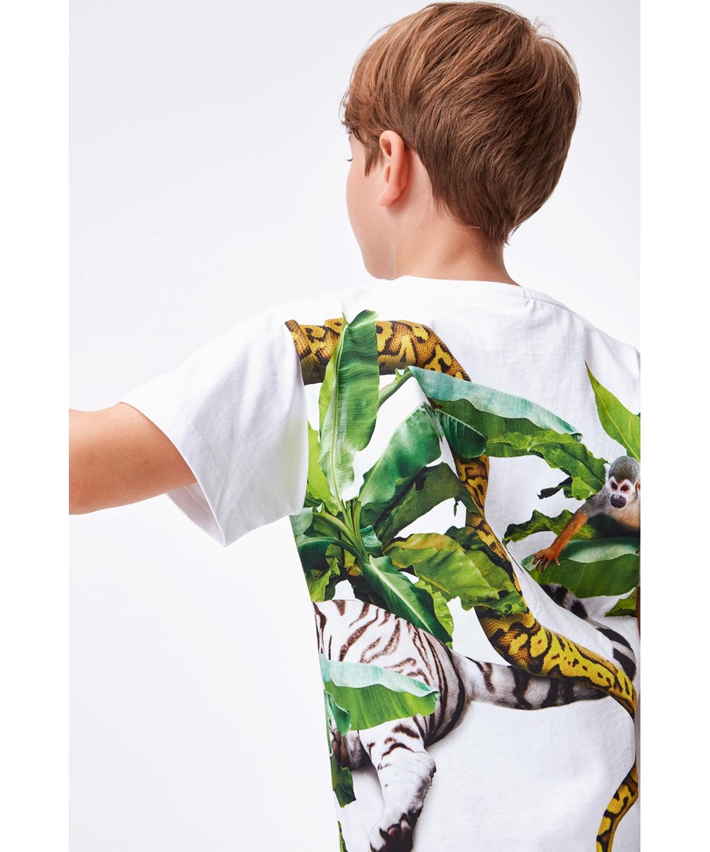Raveno - Resting Tiger - Witte biologische t-shirt met een tijger en een slang