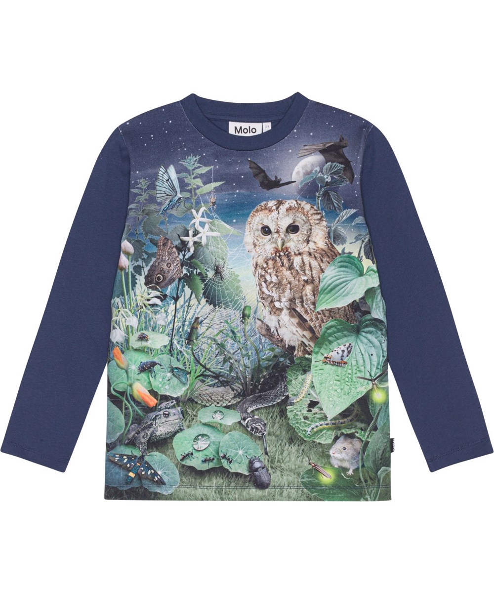 Reif - Night Garden - Donkerblauwe shirt van bioloigsche katoenen jersey met een print van uilen, slangen, kikkers, insecten en menige andere dieren die verschijnen in de nacht
