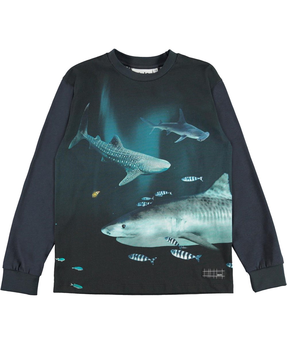 Rexton - Dark Sharks - Blauwe biologische shirt met haaienprint