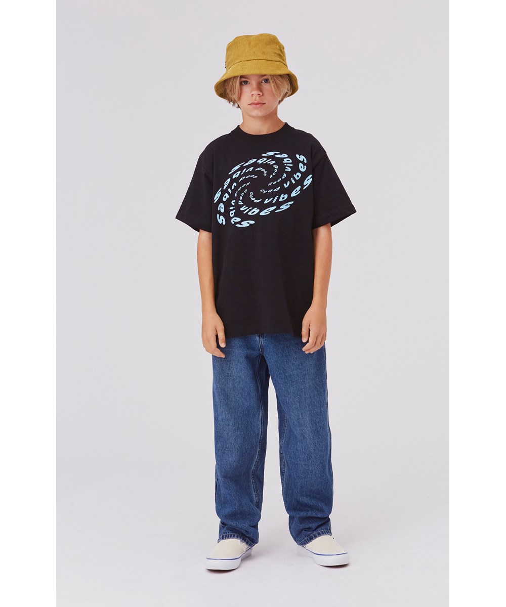 Rodney - Good Vibes - Zwarte biologische t-shirt met Good Vibes