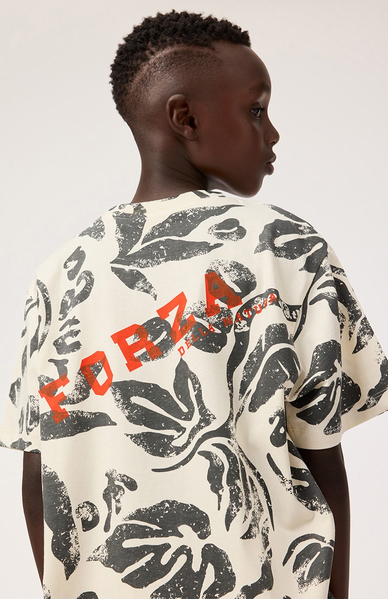 Rodney - Nature We Are - Gebroken wit kinder t-shirt van biologisch katoen met korte mouwen en ribboord rond de hals.