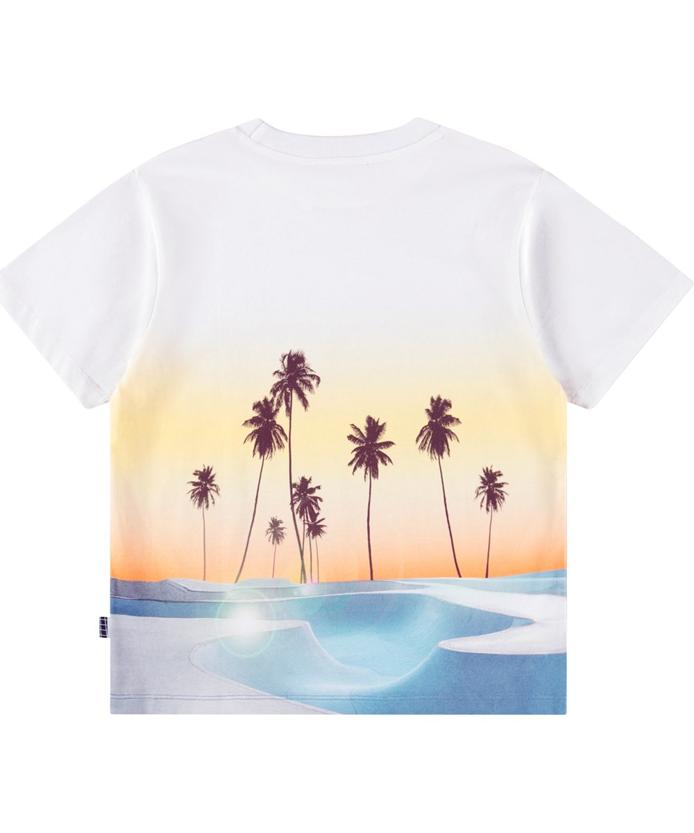 Rodney - Sunrise Skate - Oversized wit T-shirt met print gemaakt van biologisch katoen voor kinderen.