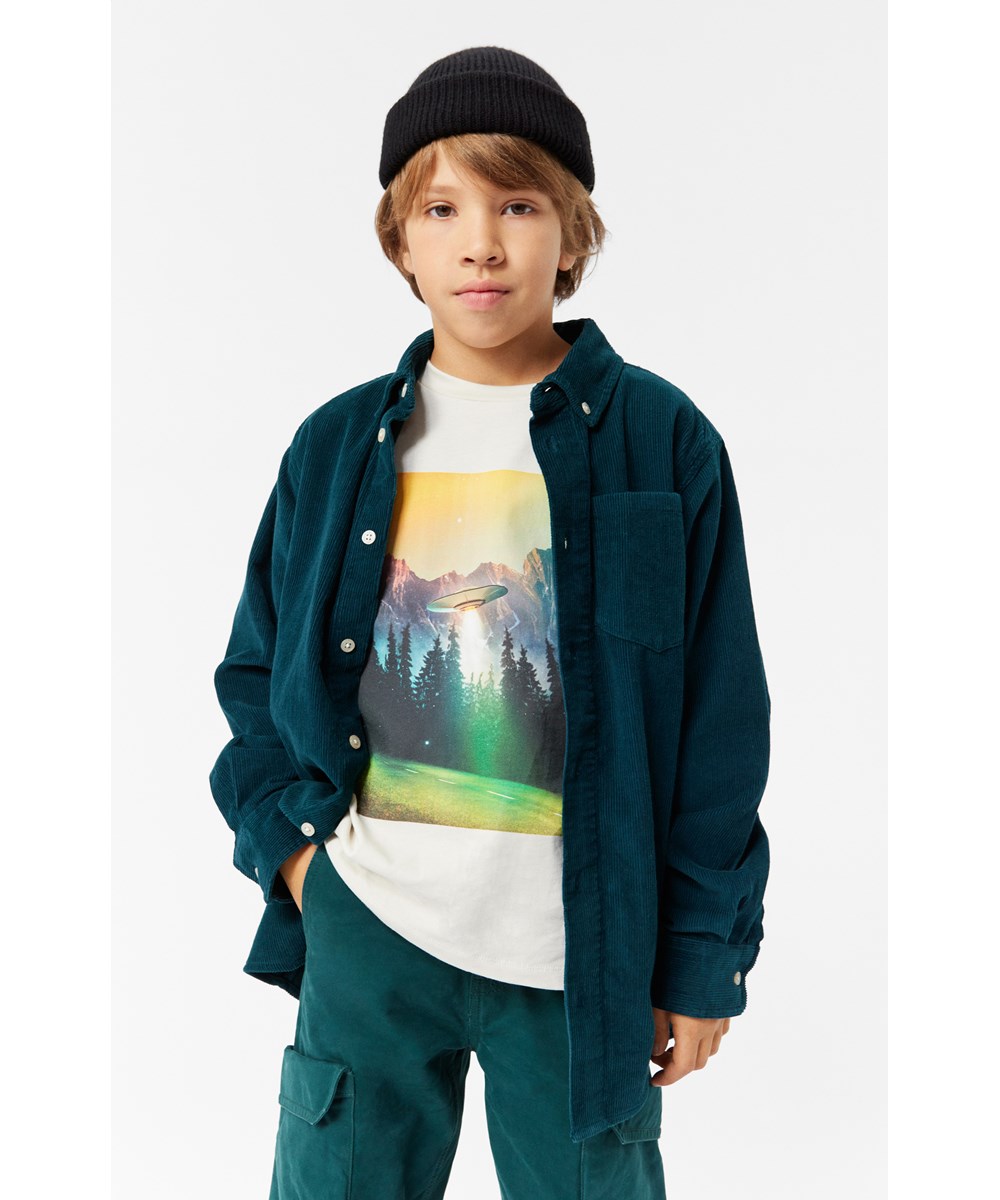 Rozz - Ponderosa Pine - Grünes geripptes Baumwoll-Velvet-Shirt mit Knopfverschluss und Kragen.