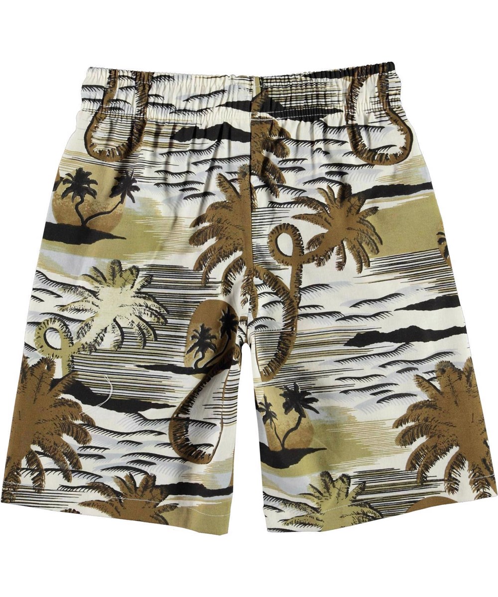 Adi - Sunset Smiles - Shorts mit braunem Palmenprint.
