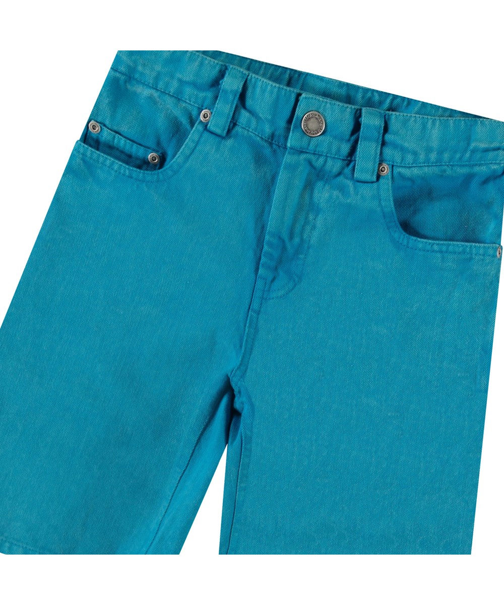 Art - Peacock Blue - Blaue knielange Jeansshorts aus Öko-Baumwolle für Kinder.