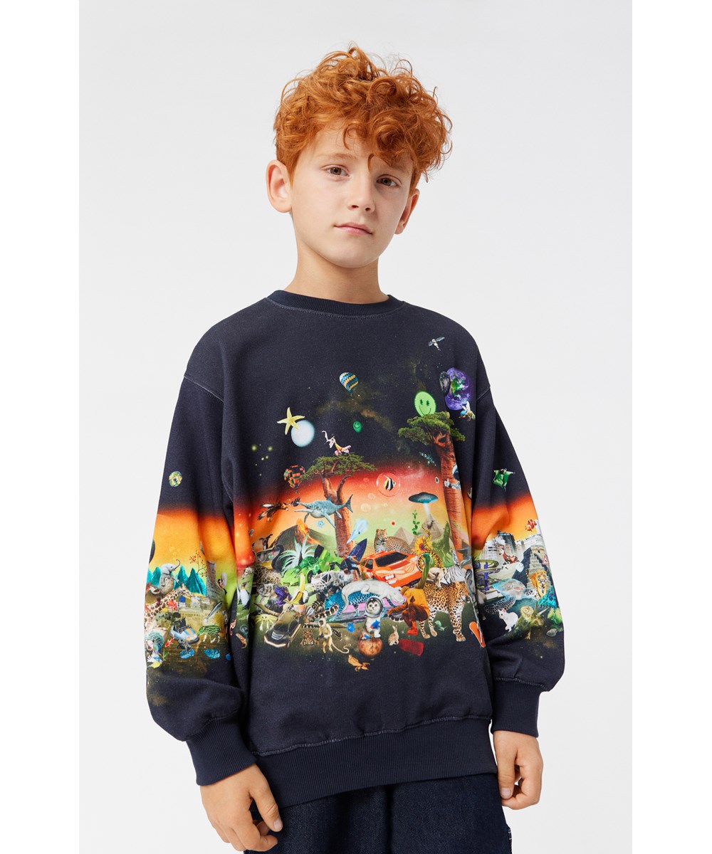 Monti - All Things - Vielfarbenes Öko-Baumwoll-Sweatshirt mit Allover-Druck.