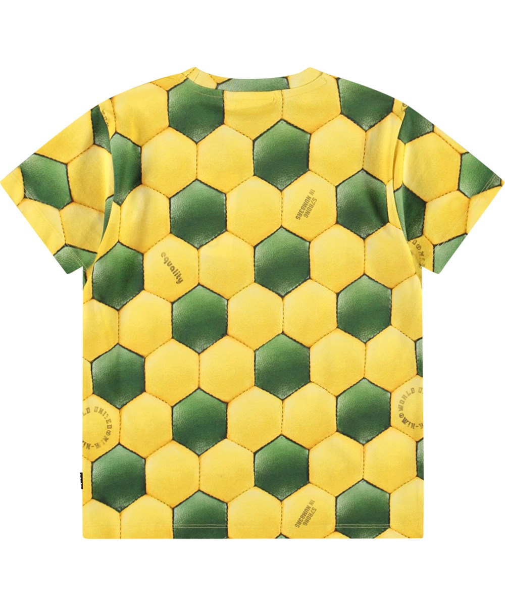 Riley - Football Sunbeam - Gelbes und grünes T-Shirt mit Druck für Kinder aus weicher Öko-Baumwolle mit kurzen Ärmeln und geripptem Ausschnitt.