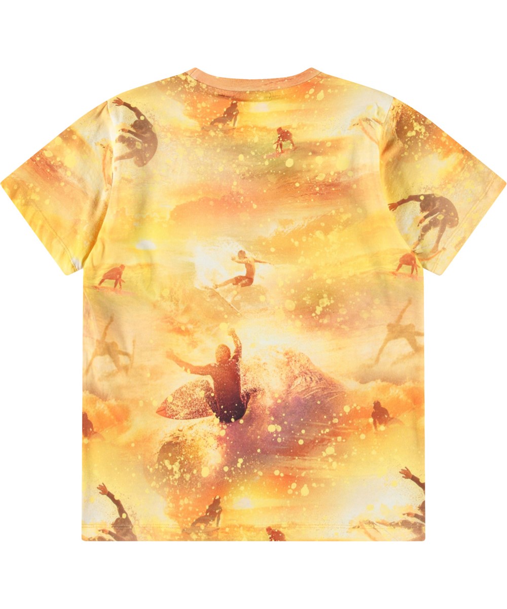 Riley - Golden Surfers - Gelbes und oranges T-Shirt mit Druck für Kinder aus weicher Öko-Baumwolle mit kurzen Ärmeln und geripptem Ausschnitt.