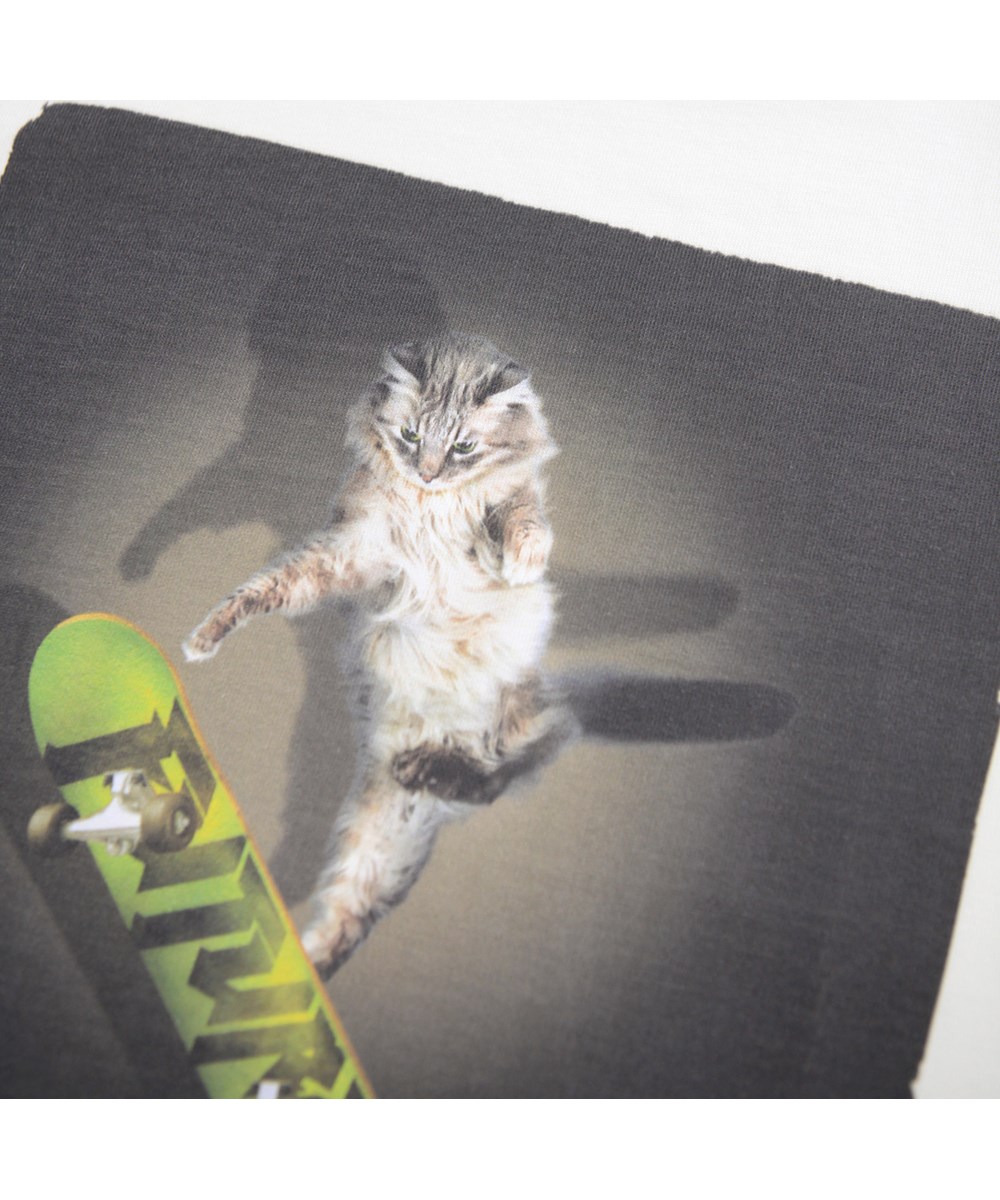 Riley - Scate - Weißes T-Shirt aus weicher Öko-Baumwolle mit Druck, kurzen Ärmeln und geripptem Ausschnitt.