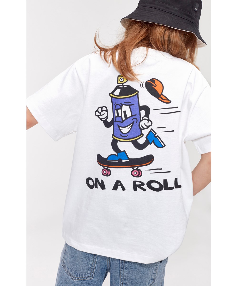 Rodney - White - Weit geschnittenes weißes T-Shirt mit Spraydosen-Skateboard-Print.