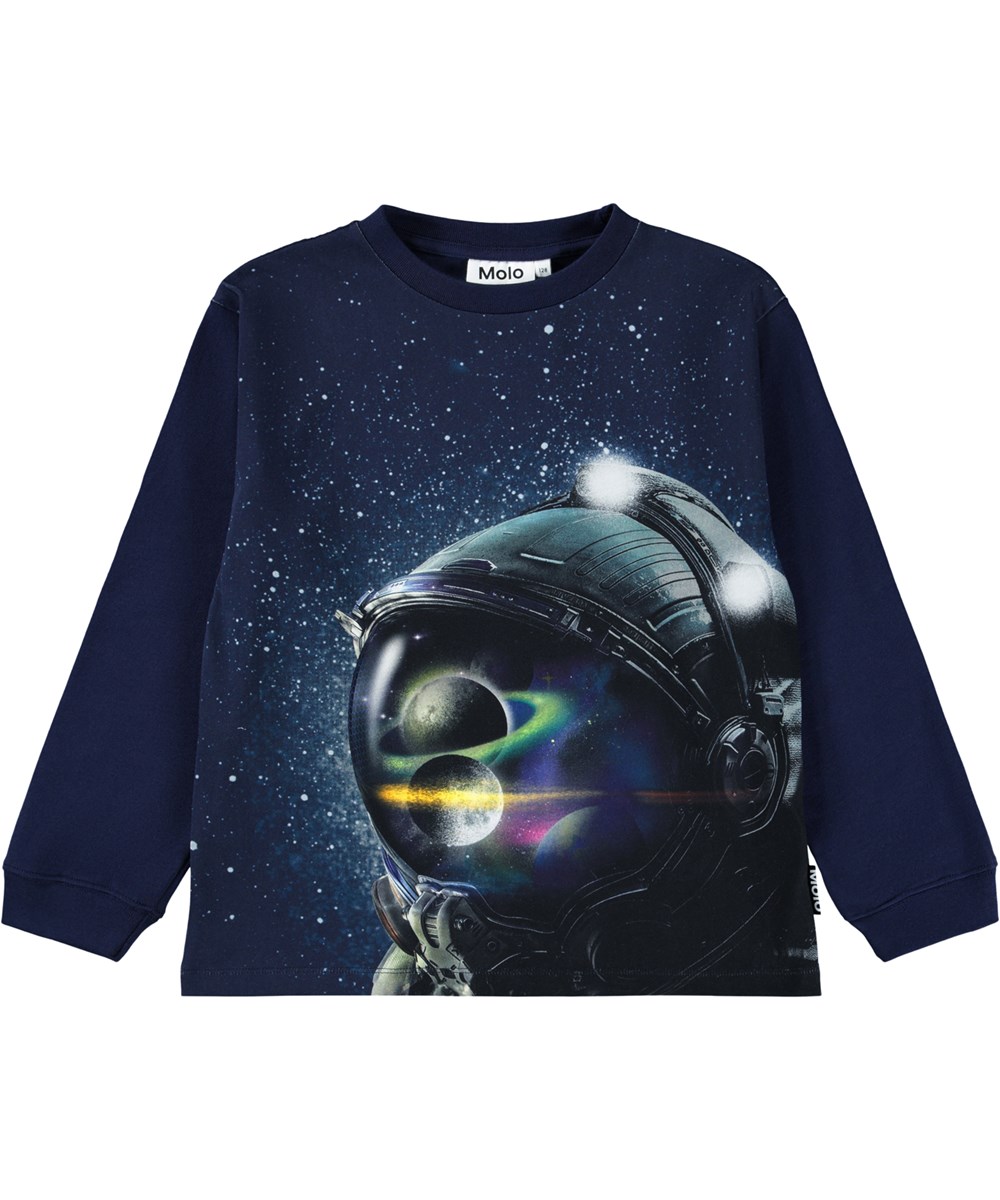 Rube - In Space - Dunkelblaues Langarmshirt für Kinder aus Öko-Baumwolle mit geripptem Ausschnitt und einem Druck des Mannes im Mond und einer Spiegelung in der Maske der Planeten.