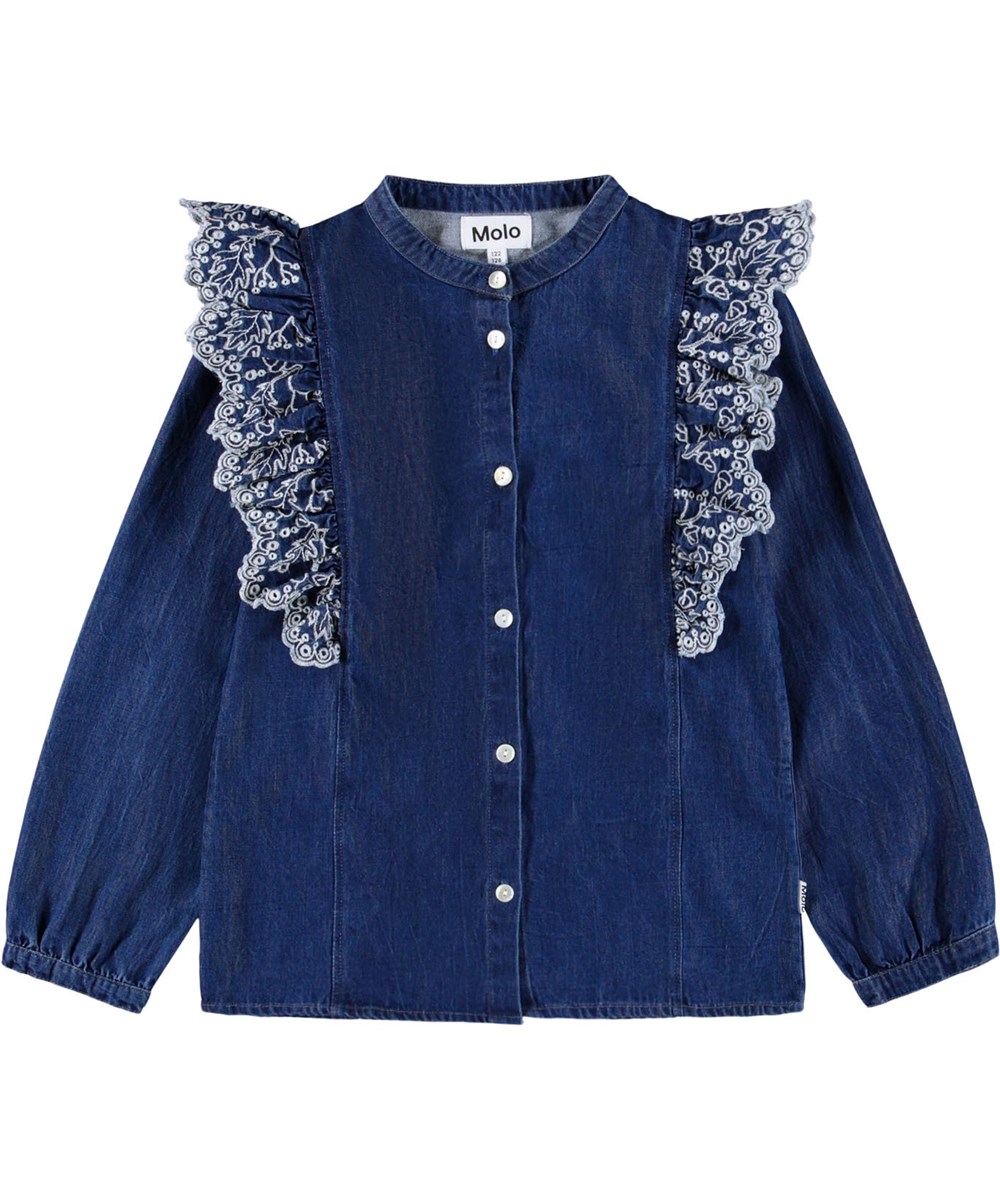 Raphaella - Oak Embroidery - Langärmeliges locker sitzendes Jeanshemd für Kinder aus Öko-Baumwolle mit weißer Stickerei.