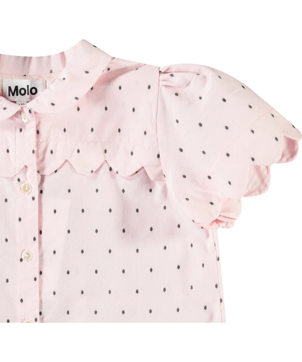 Ronda - Charlotte Pink - Locker sitzendes rosa Shirt aus weicher Öko-Baumwolle mit Kragen und Puffärmeln.