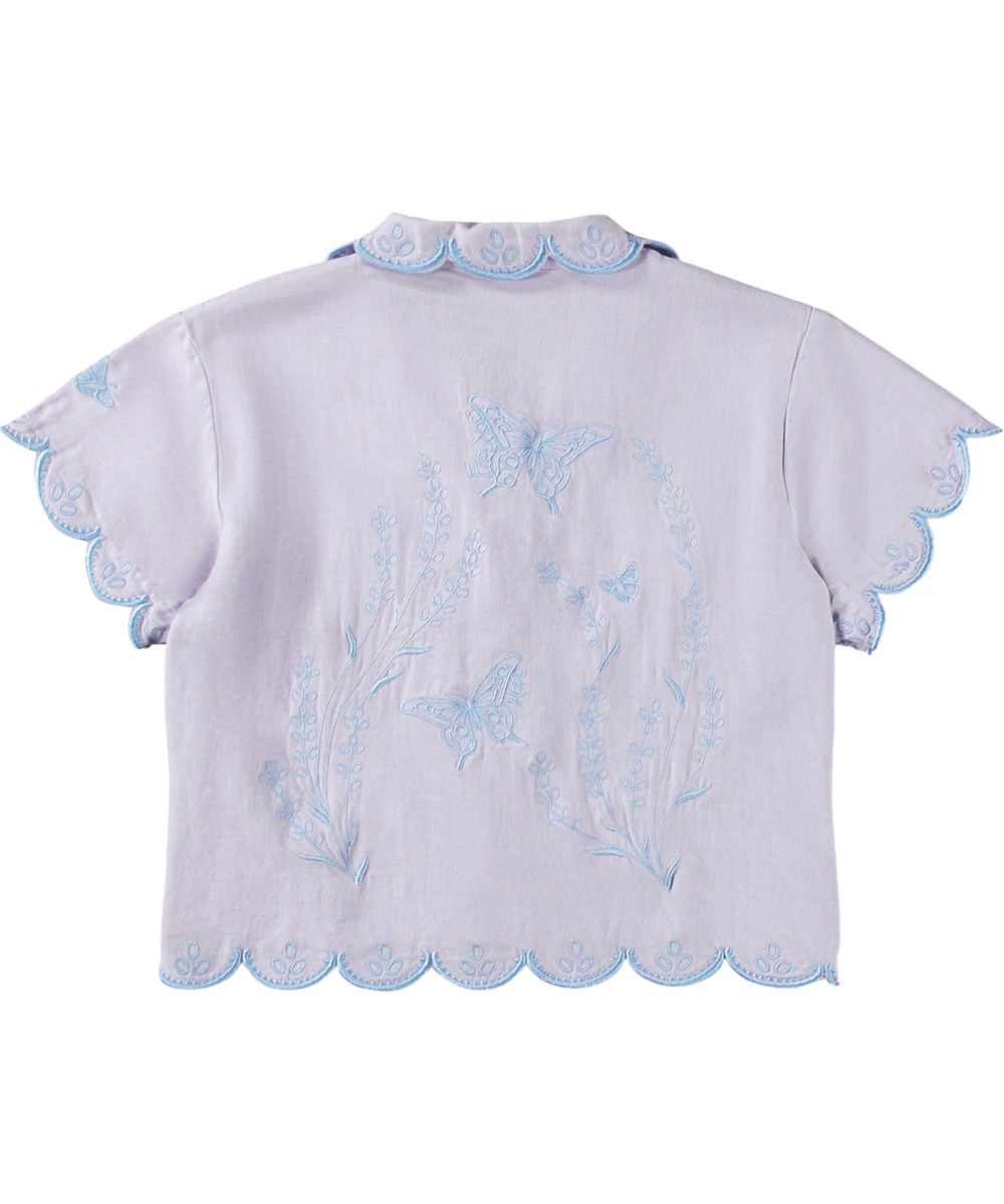 Rosalle - Pastel Lilac - Kurzärmeliges lila Hemd für Kinder aus Bio-Baumwolle mit Stickerei.