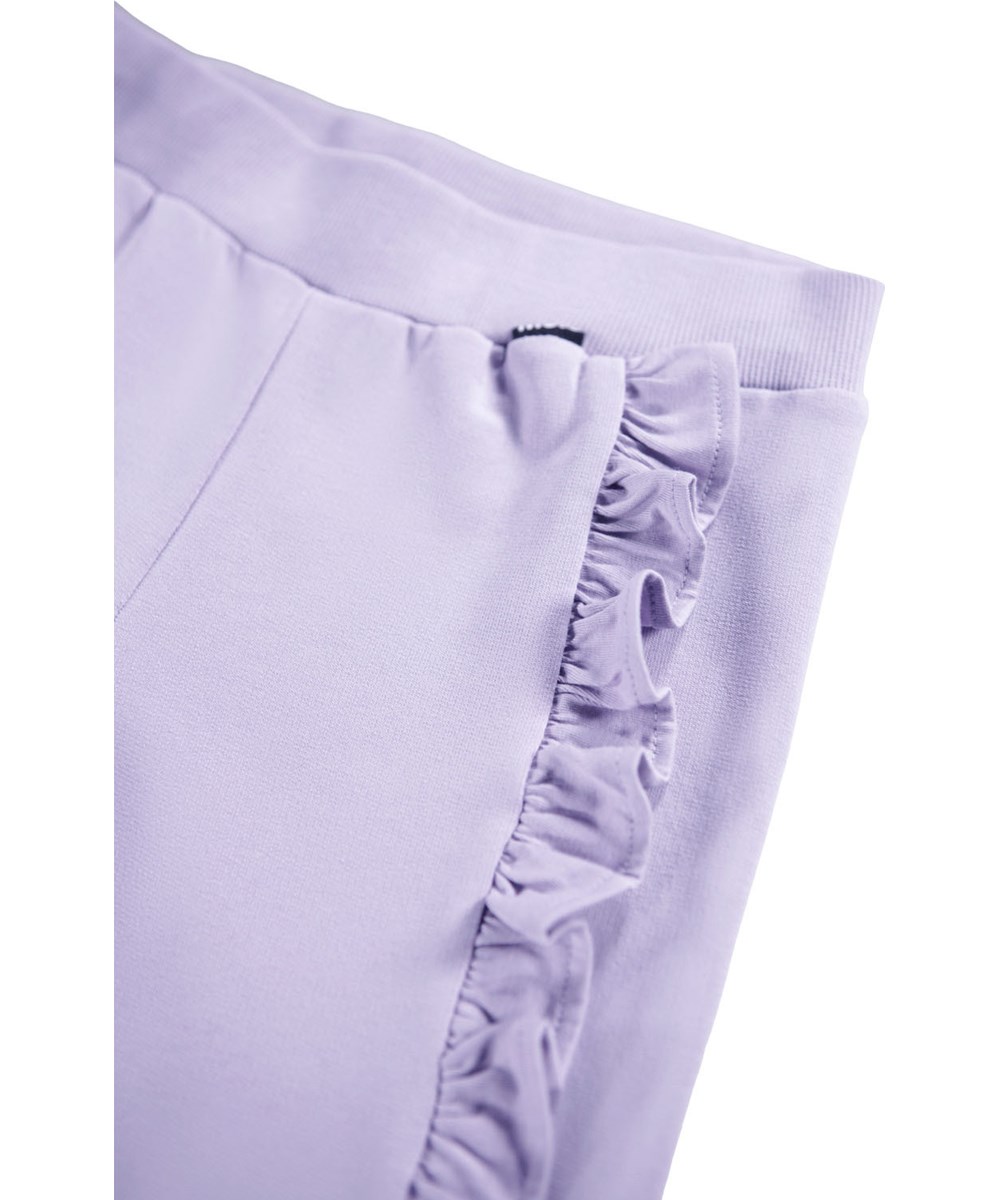 Abbey - Faded Purple - Lila Jogginghose für Kinder aus Öko-Baumwolle mit Stretch.