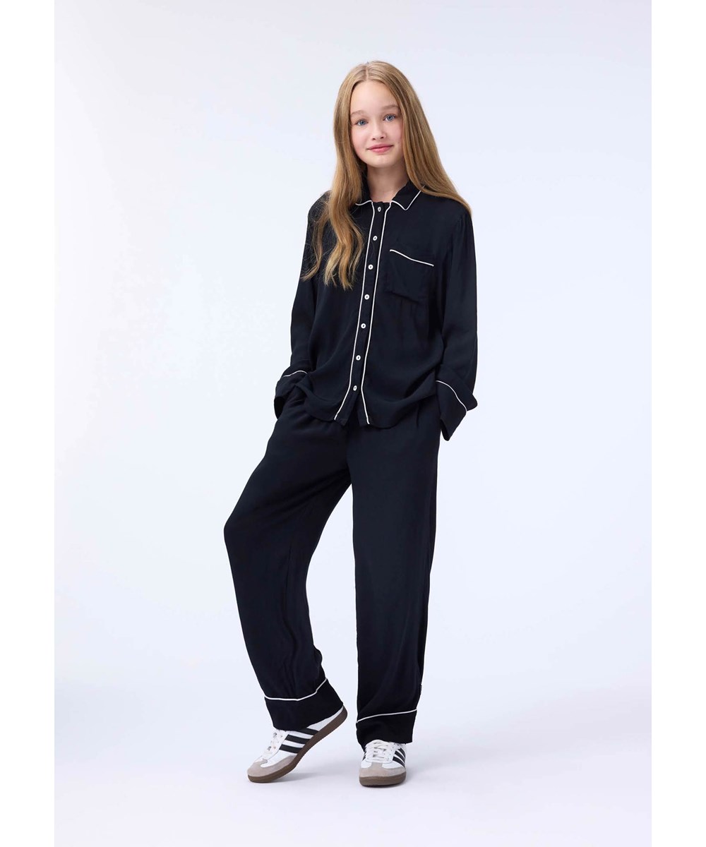 Ala - Black - Weiche schwarze Hosen für Kinder aus Viskose mit lockerer Passform im Pyjama-Stil.