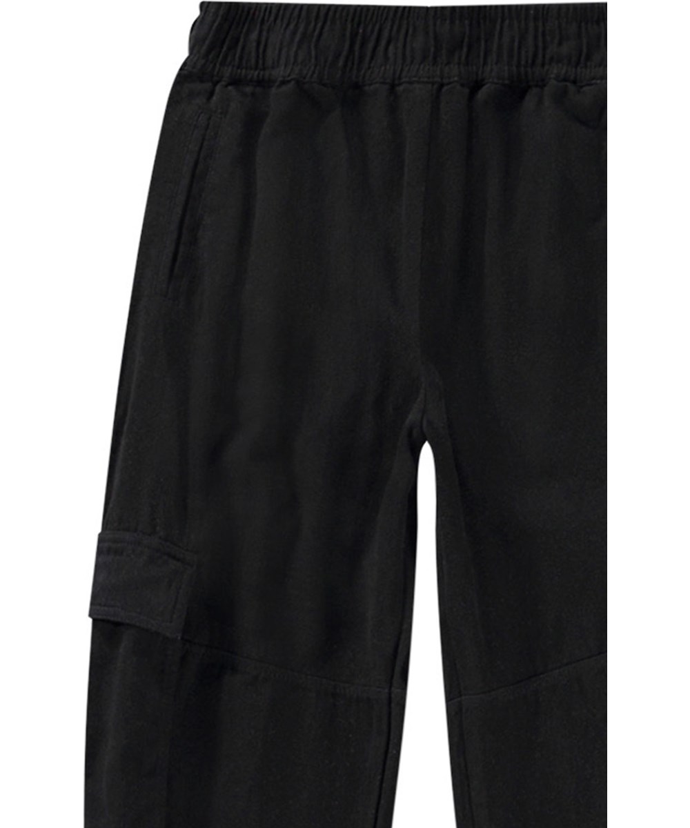 Aliki - Black - Stylische schwarze Cargohosen aus Öko-Baumwolle.