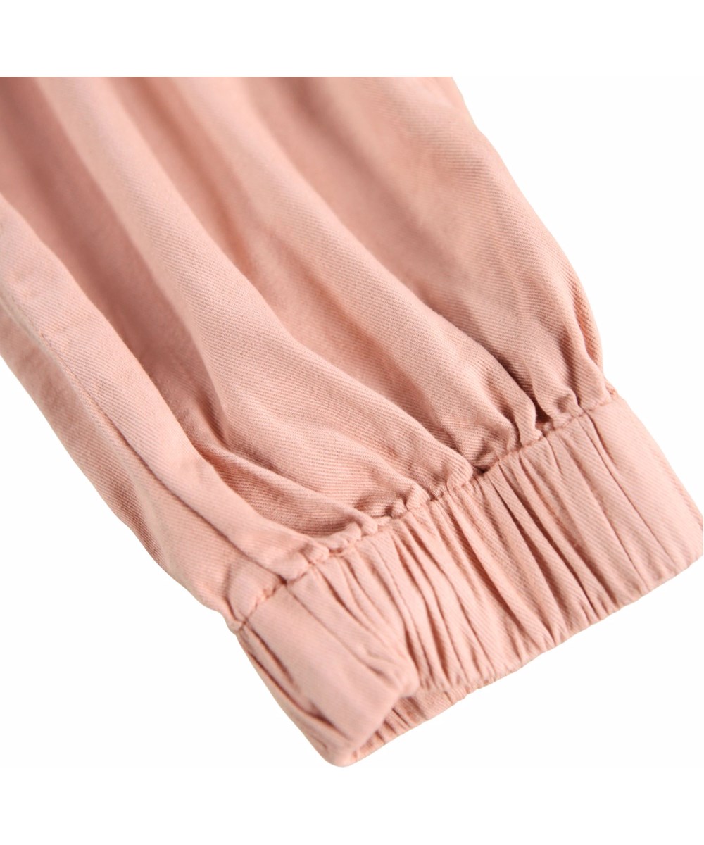 Aliki - Rose Cloud - Rosa Baumwoll-Twill-Hose für Kinder.